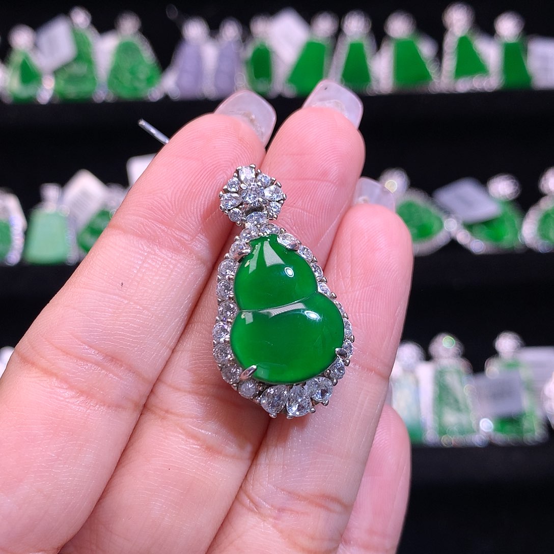 【闪购商品】颈饰银S925镶嵌翡翠