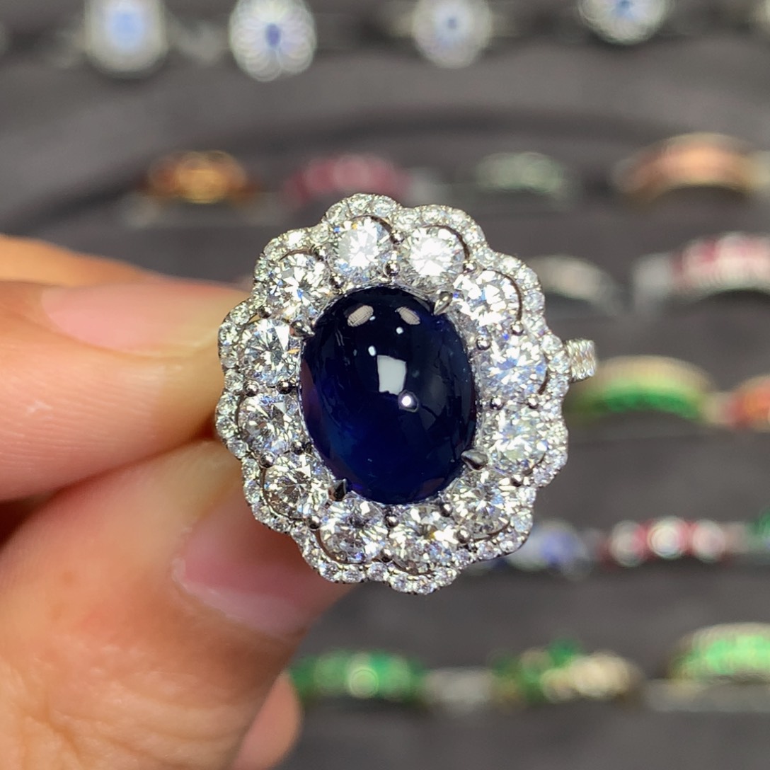 蓝宝石戒指18K金镶嵌