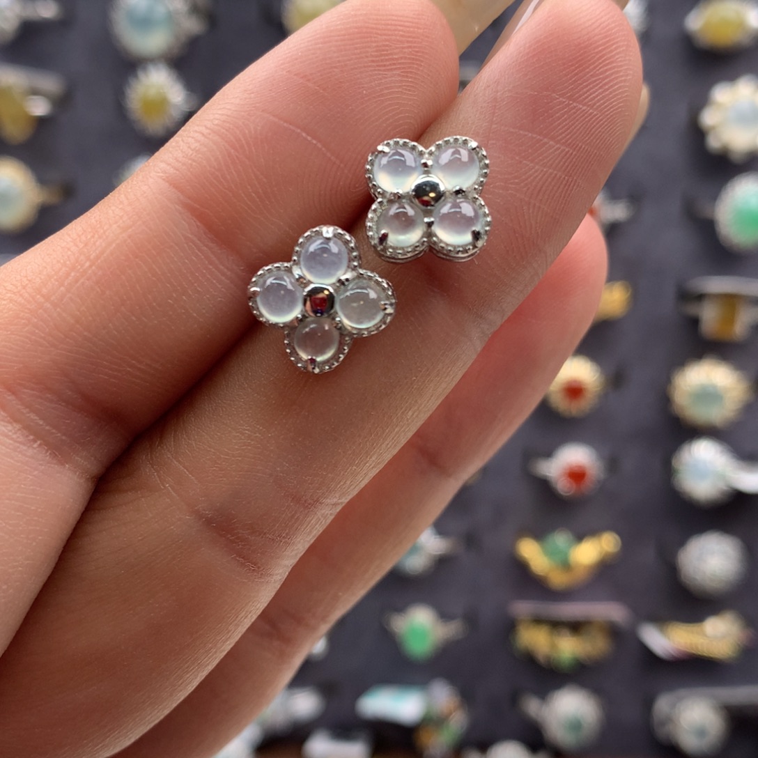 颈饰银S925镶嵌翡翠耳钉