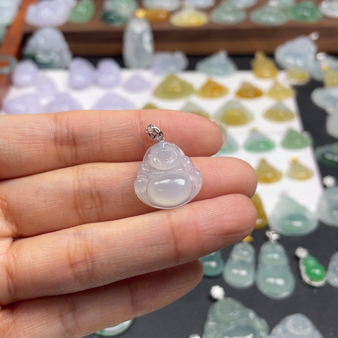 翡翠未镶嵌颈饰佛公