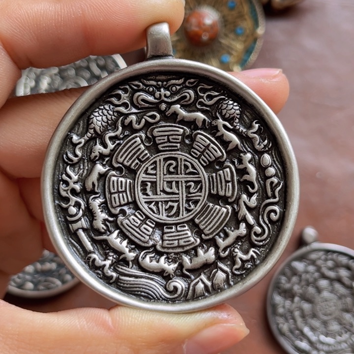 颈饰琉璃晋*星喜欢的朋友