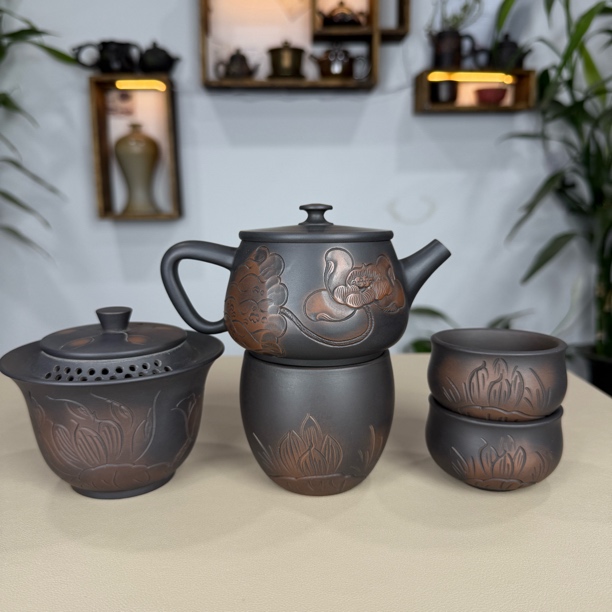 建水紫陶浮雕荷花大口汉瓦壶200cc泡茶茶壶建水紫陶茶壶