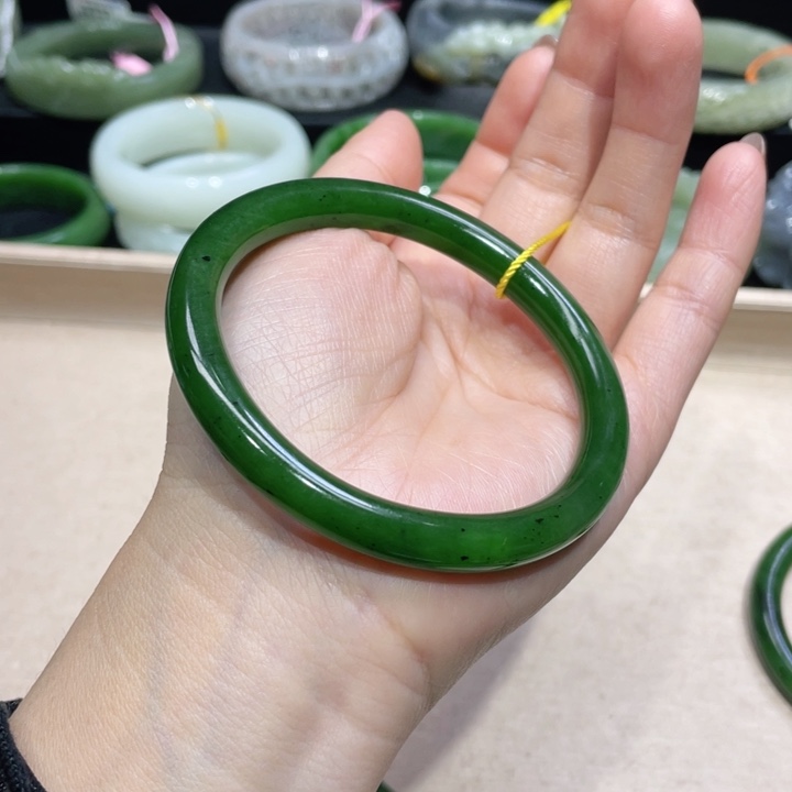 和田玉手镯60圈口 编号22未镶嵌果***店