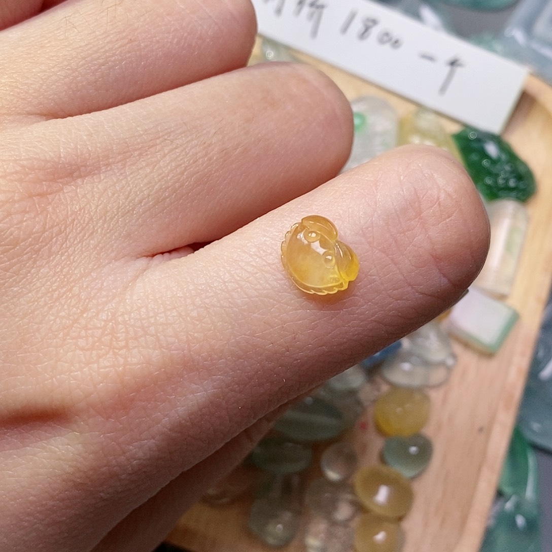 定制翡翠未镶嵌翡翠