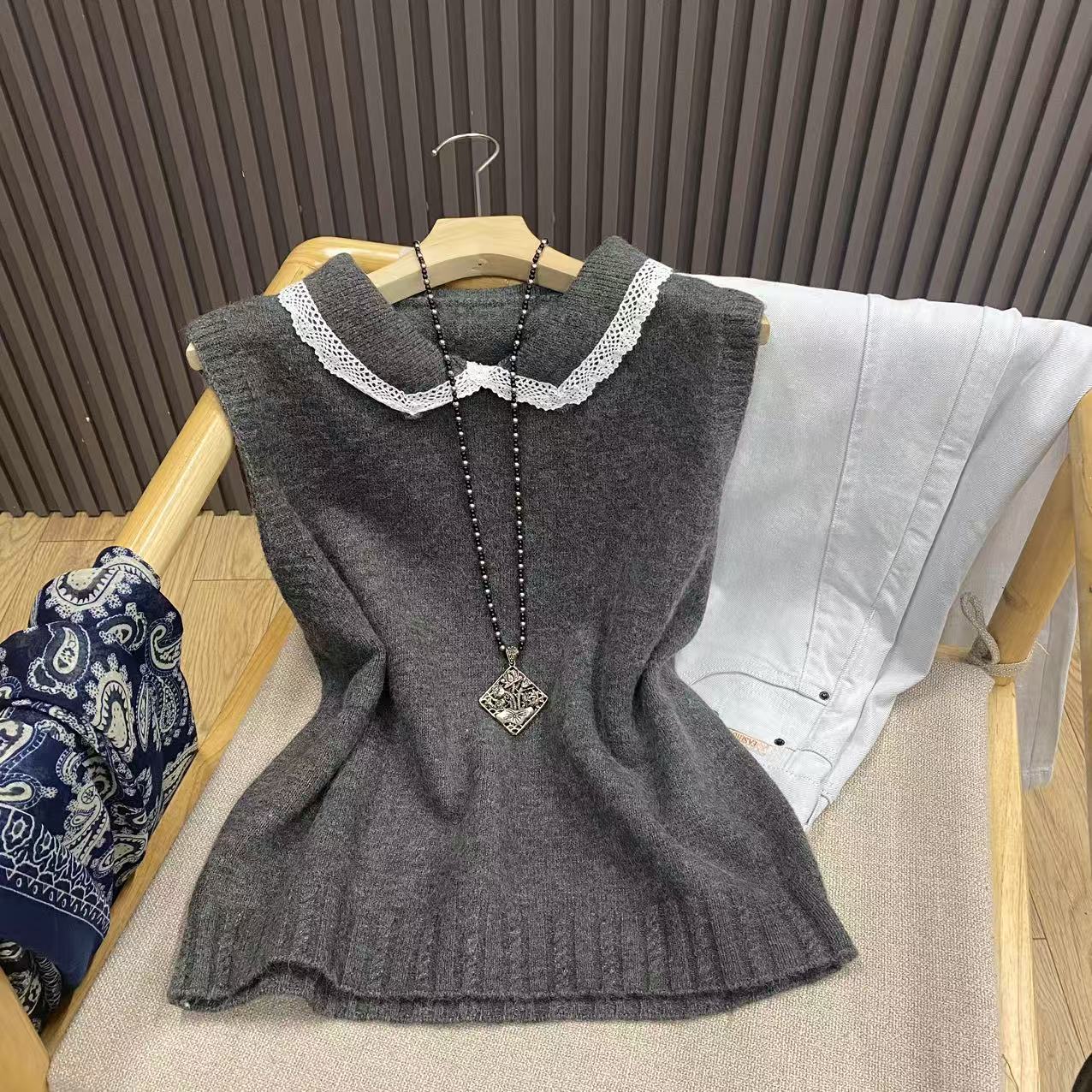 蕾丝拼接娃娃领套头毛衣马甲减龄文艺叠穿无袖针织背心女Z0212
