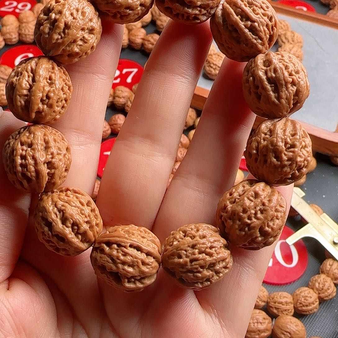 文玩核桃手串荔枝纹