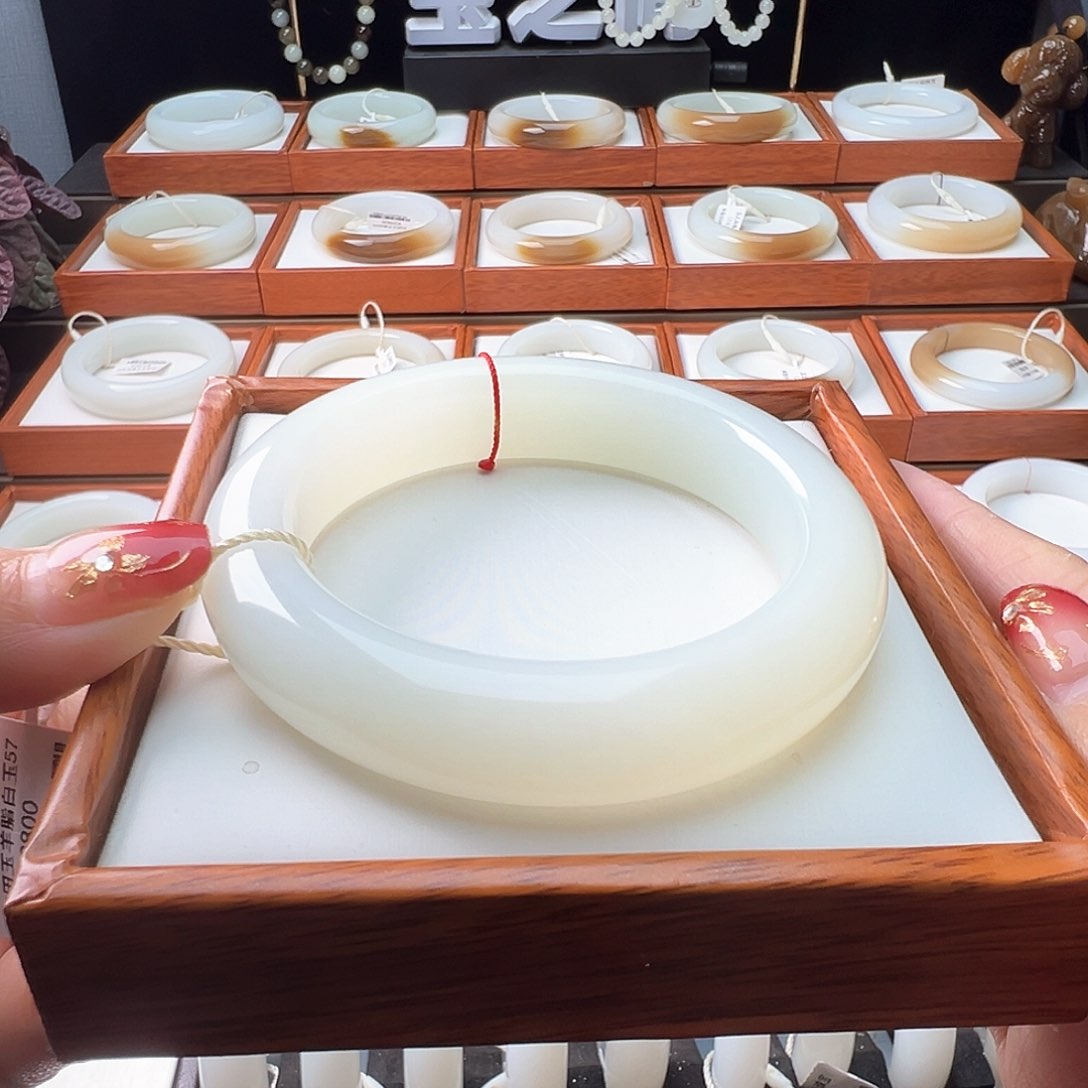 和田玉手镯未镶嵌58