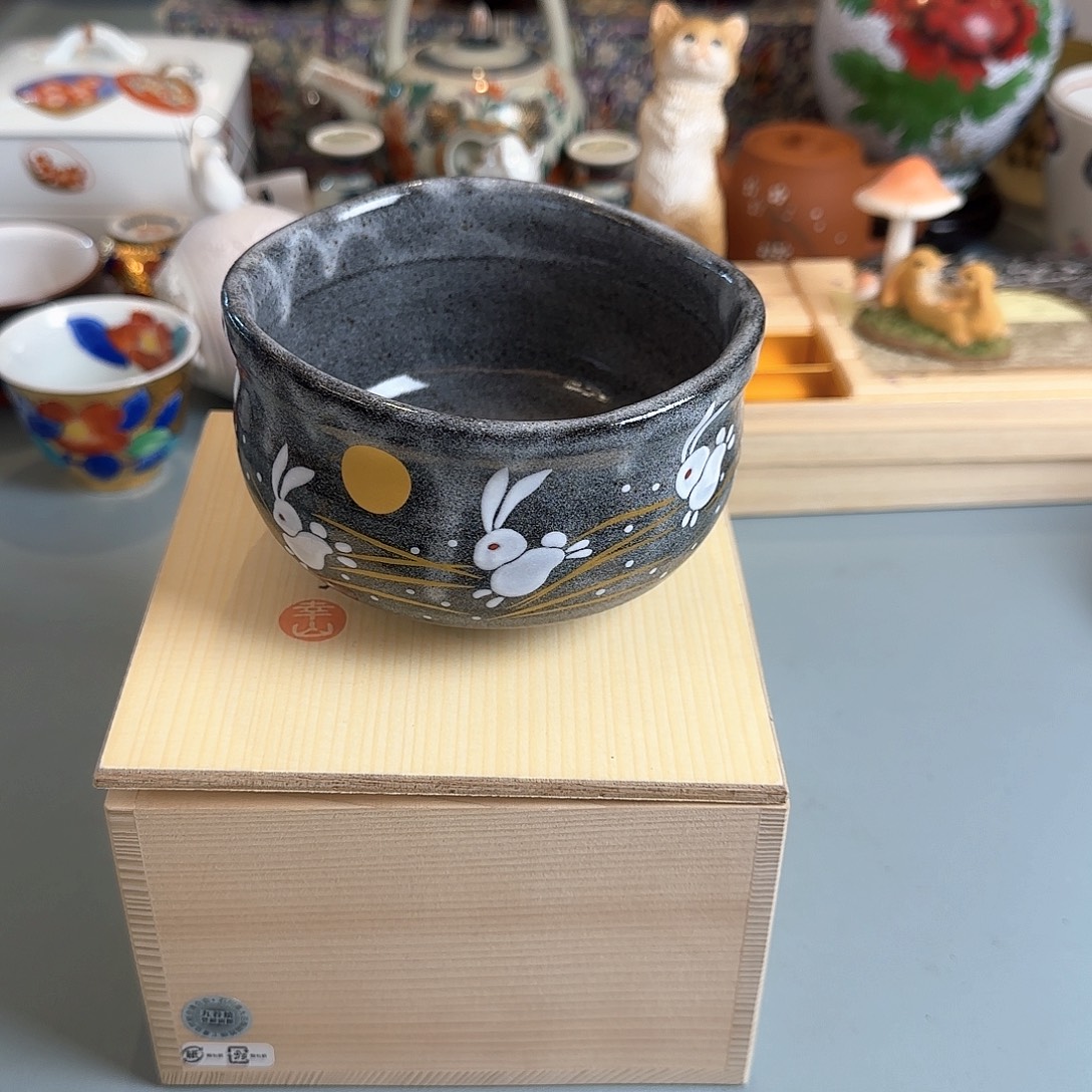 茶盏在家门口吃完午饭回家
