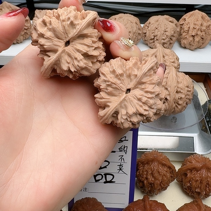 文玩核桃吊坠黑*仑48全品院子无药王勇官帽