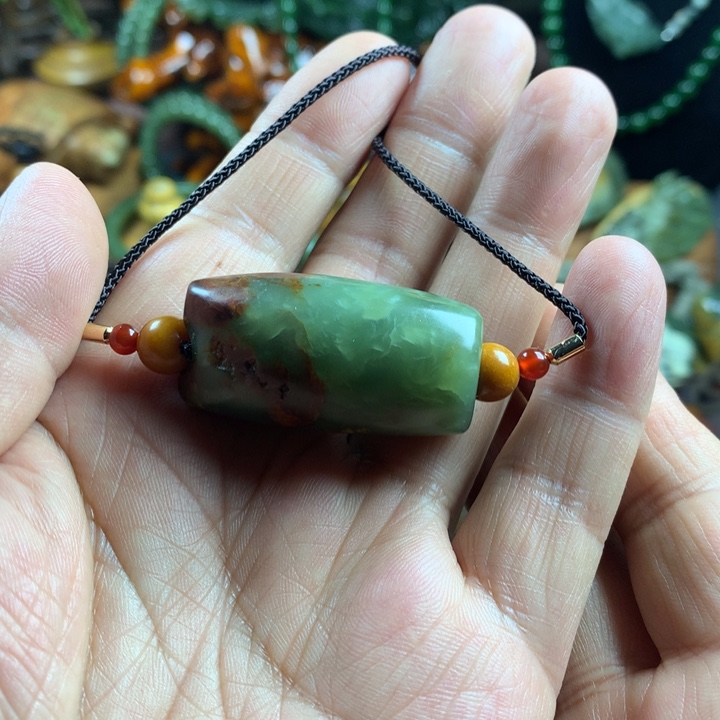 岫岩河磨玉（透闪石质玉）吊坠未镶嵌