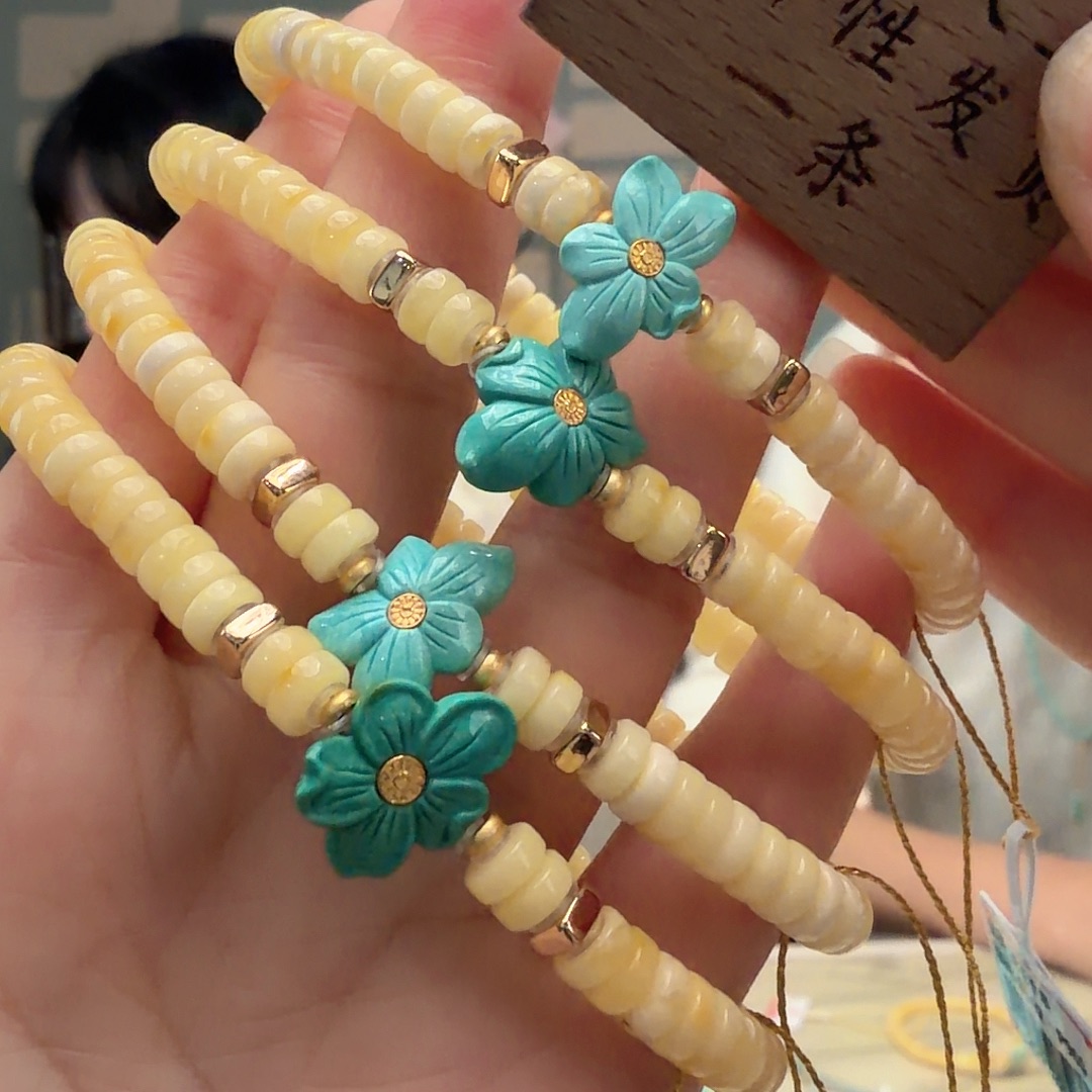 绿松石未镶嵌颈饰