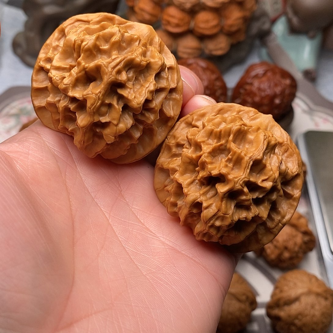 文玩核桃把件帝王