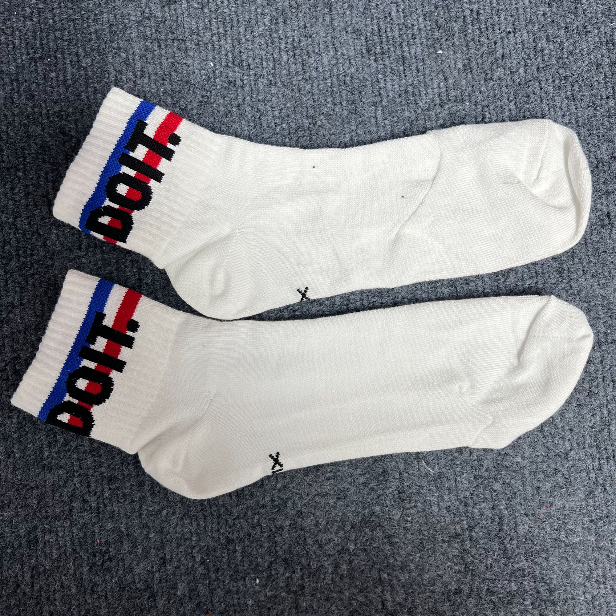 【瑕疵款】耐克 NIKE 字母户外舒适运动透气袜子 男女同款 1双