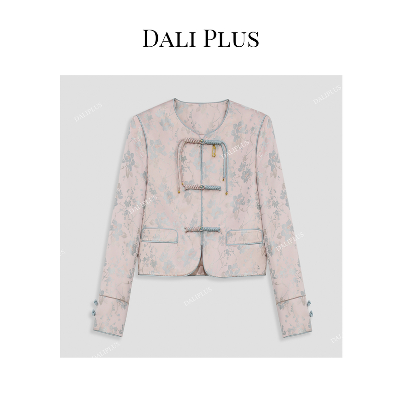 DALI PLUS新国风新中式蓝粉撞色盘扣暗纹提花上衣女外套-D4XL0019