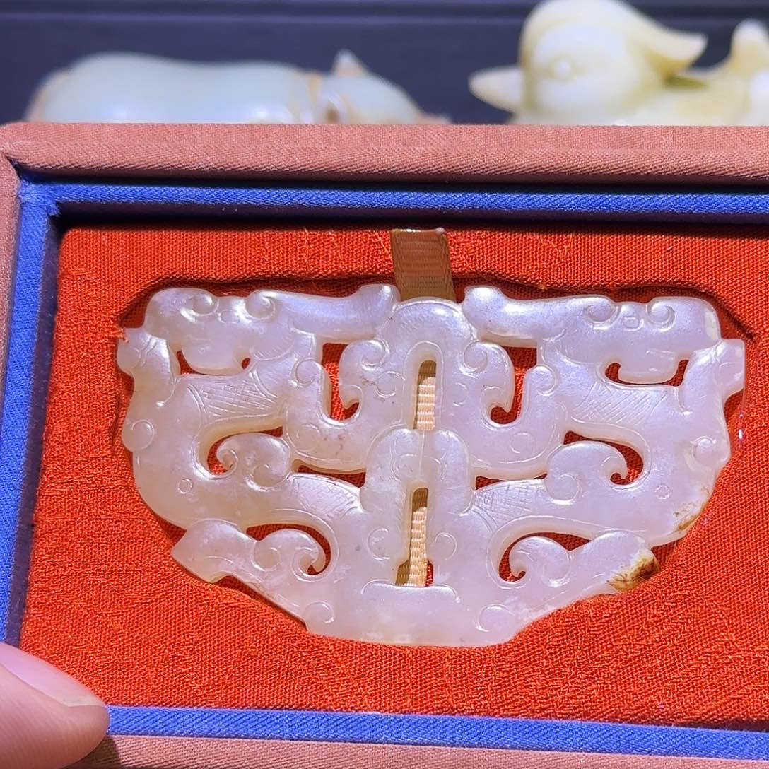 戒***得和田玉（糖玉）未镶嵌挂件