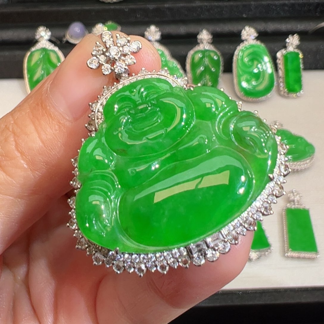 翡翠吊坠(不含链)18K金镶嵌