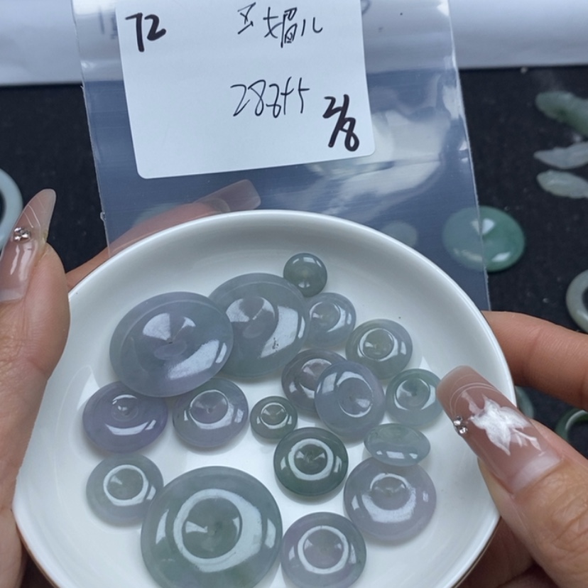 【闪购商品】翡翠颈饰未镶嵌玉*儿