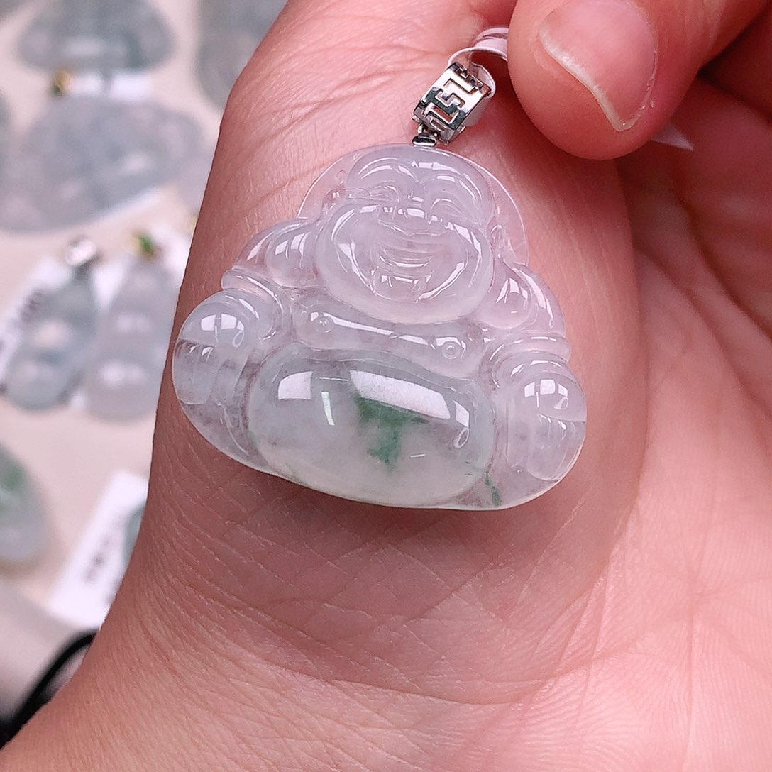 翡翠颈饰18K金镶嵌飘绿佛公