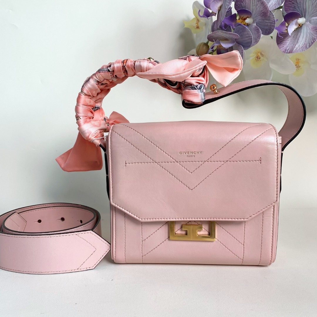 95新 Givenchy/纪梵希 【98新】Givenchy 22新款gv3 box