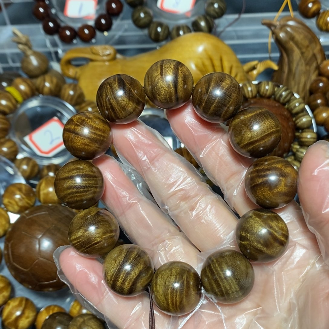 金丝楠木雕工艺品20