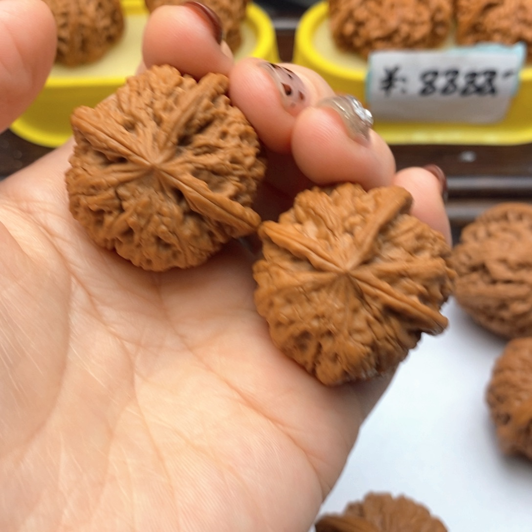 吴***玲文玩核桃把件199号雨花石三棱