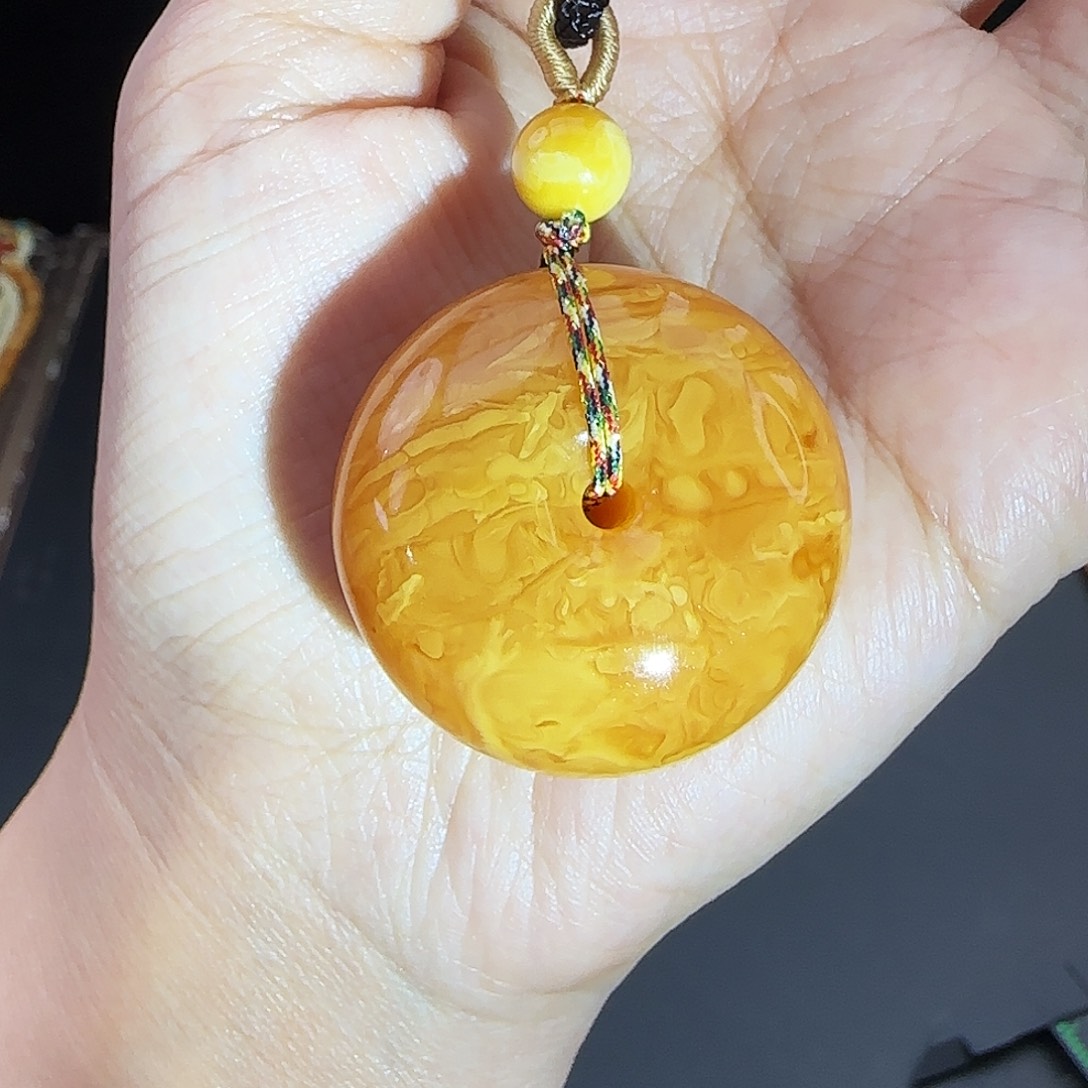 琥珀未镶嵌颈饰吊坠