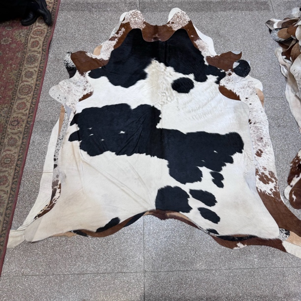 【本尼家）x561 230×200专拍牛皮地毯