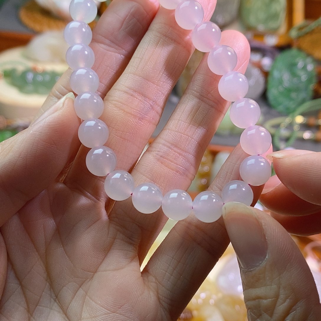 和田玉颈饰未镶嵌郑**?