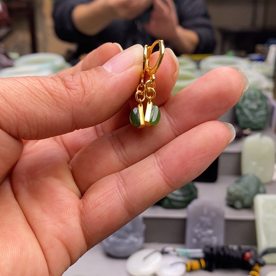 ᝰ***﹩和田玉未镶嵌颈饰