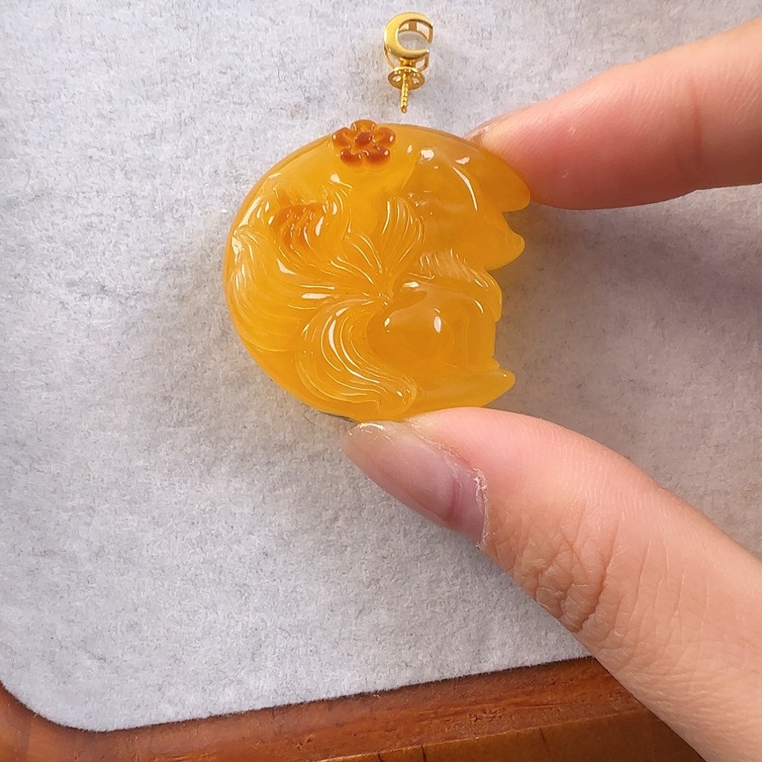 琥珀珠宝奇石未镶嵌