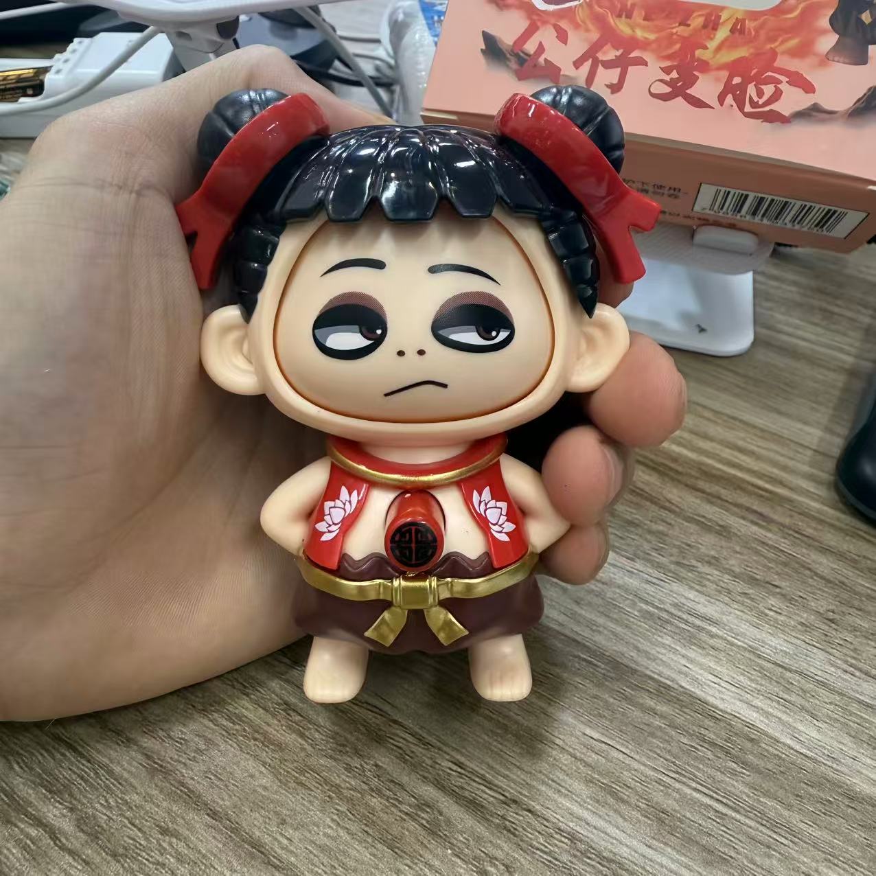 玩偶哪吒变脸男孩女孩玩具