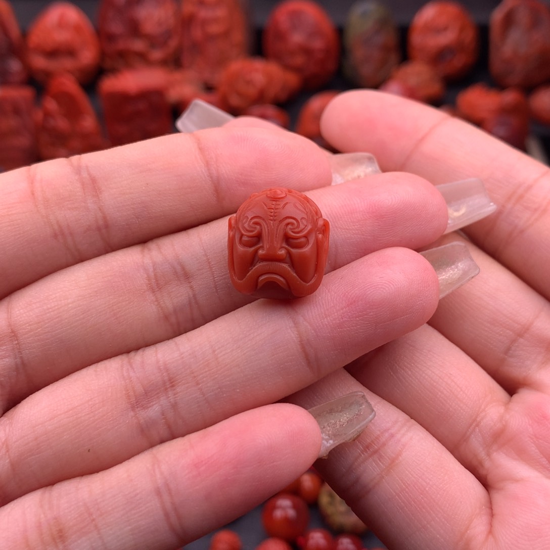 南红玛瑙南红川料高品原矿关公脸谱14.9mm未镶嵌