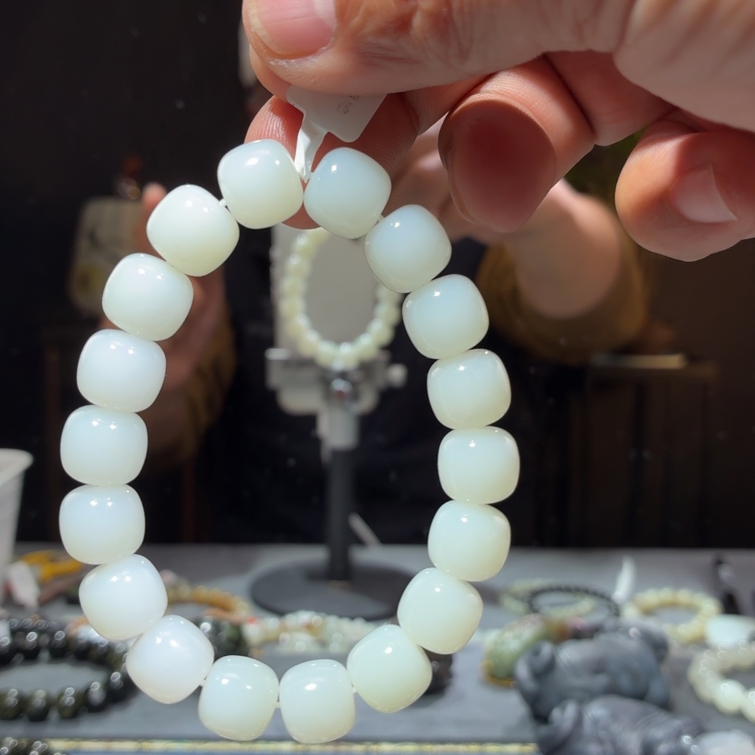 和田玉未镶嵌手链