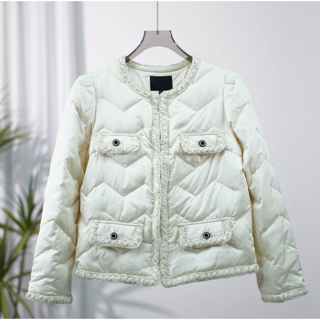 朗S系列  F004 女装冬款时尚短款羽绒服杏仁米8Q523Y001