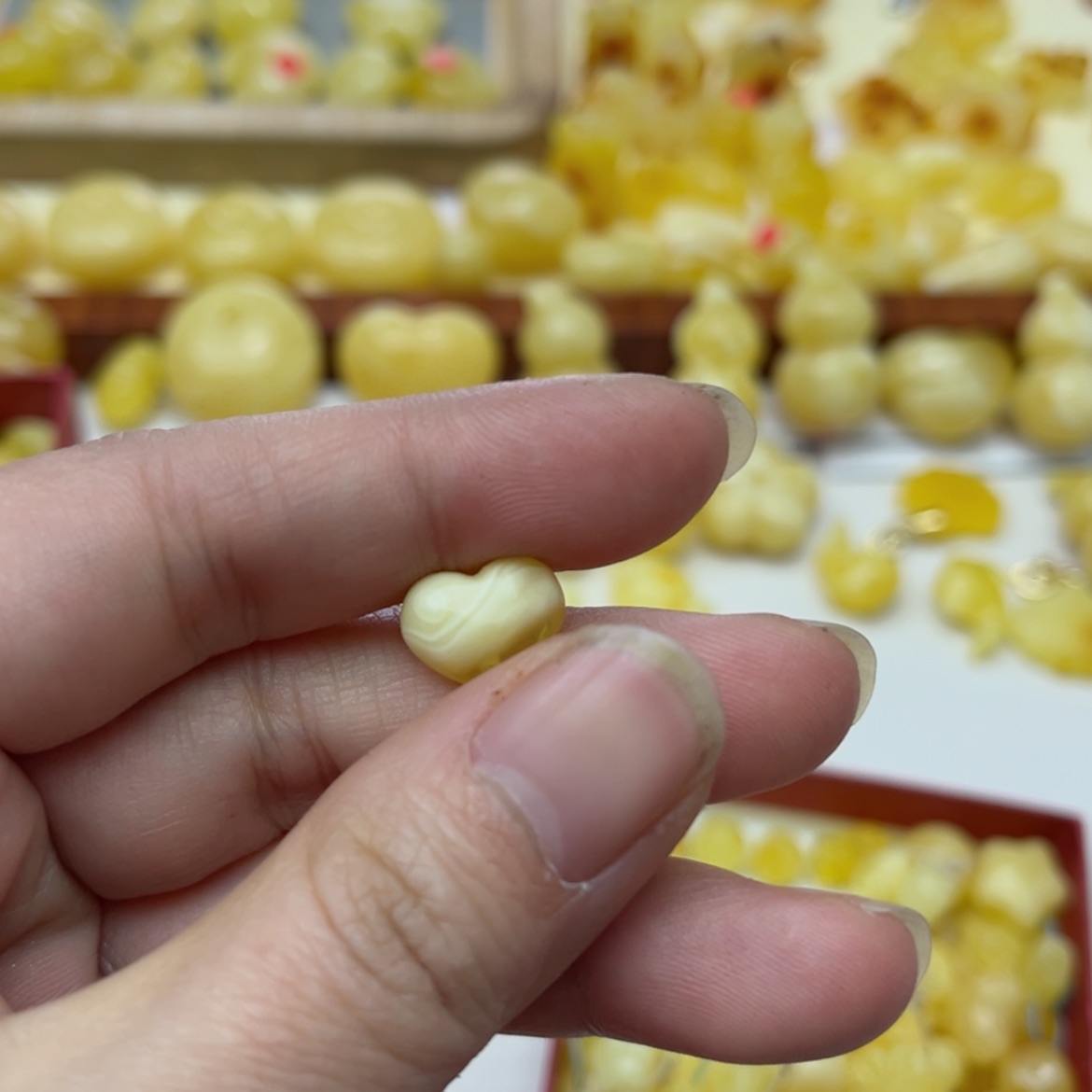 【闪购商品】蜜蜡裸石未镶嵌配饰