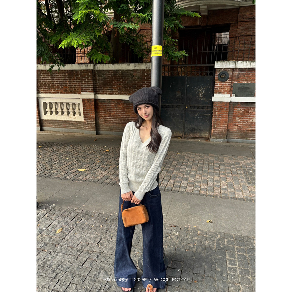 Mimmm咪子【柔糯心动】韩系慵懒V领绞花毛衣针织衫秋季修身内搭上衣