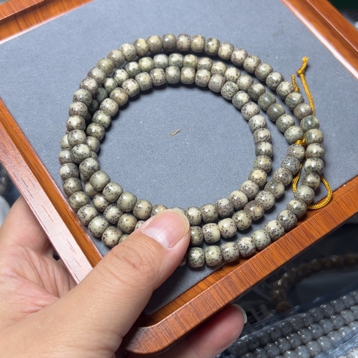 星月菩提手串抉*石玉料一物一拍8×7左右108颗