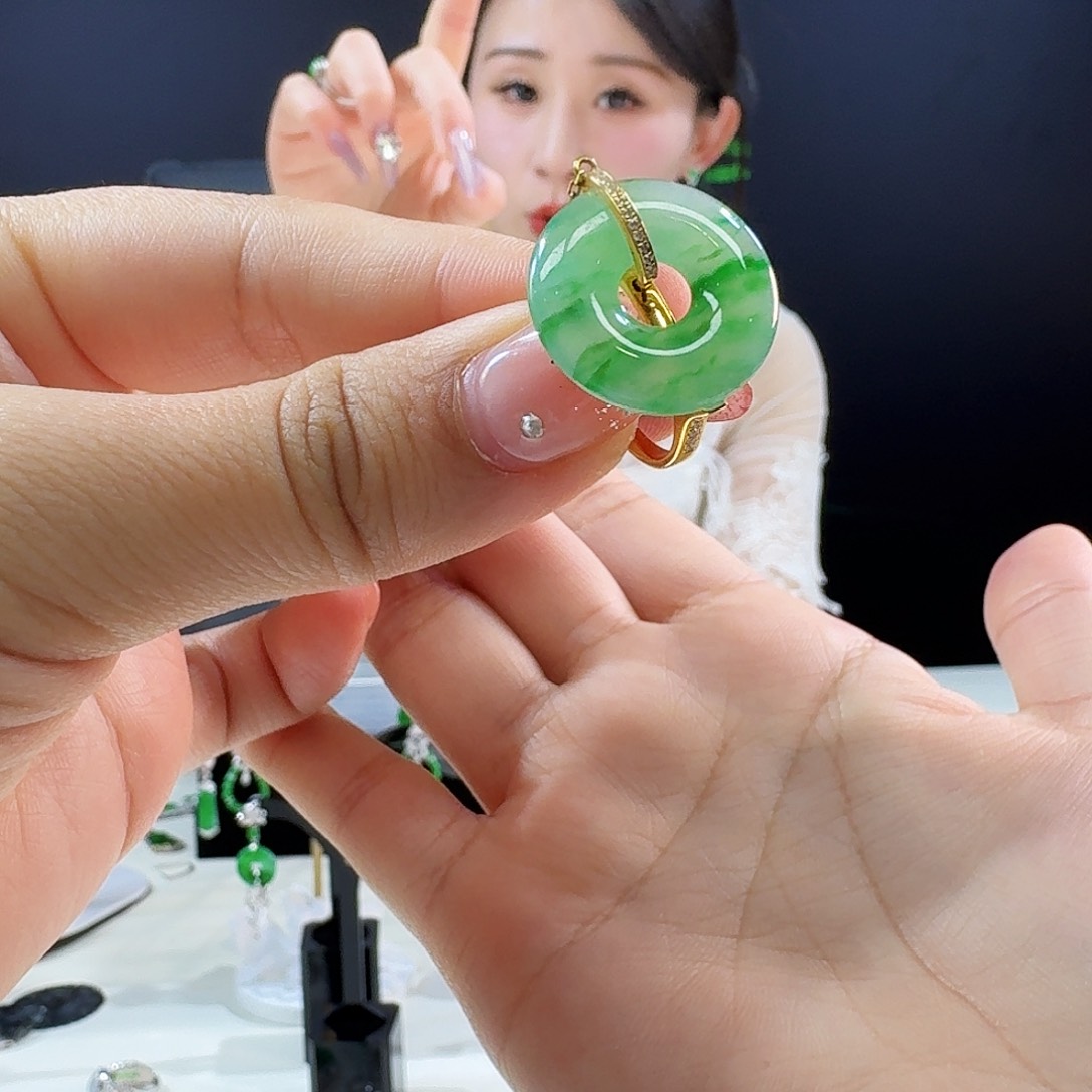 翡翠戒指18K金镶嵌18k镶嵌