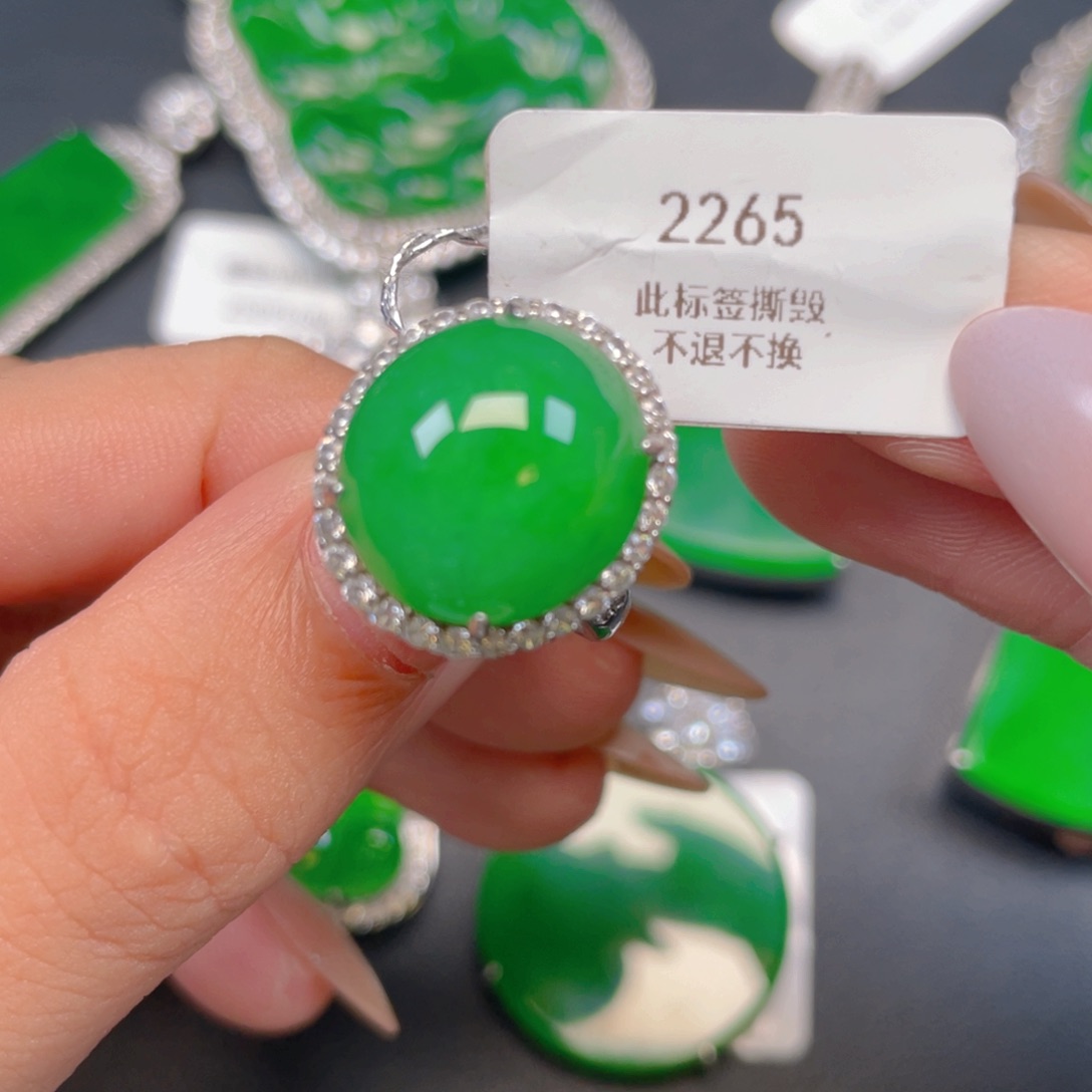 【闪购商品】颈饰银S925镶嵌翡翠翡翠