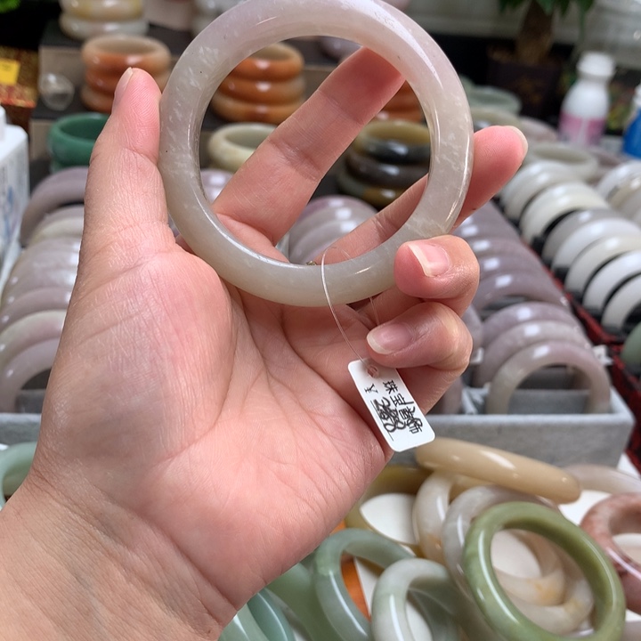 石英质玉未镶嵌手镯