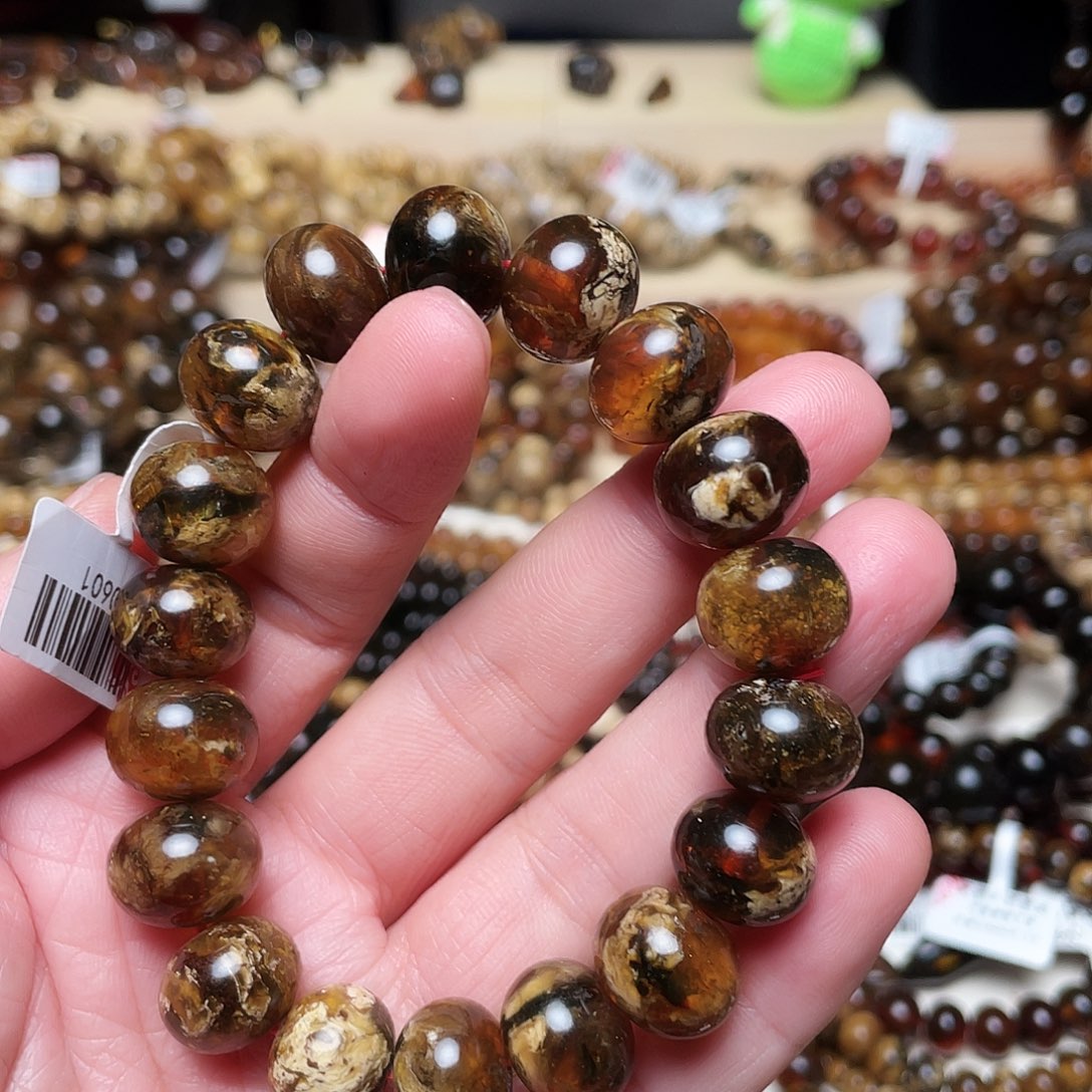 琥珀裸石未镶嵌十四10601