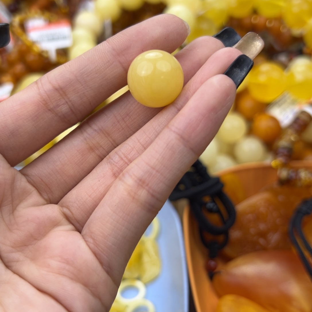 琥珀珠宝奇石未镶嵌