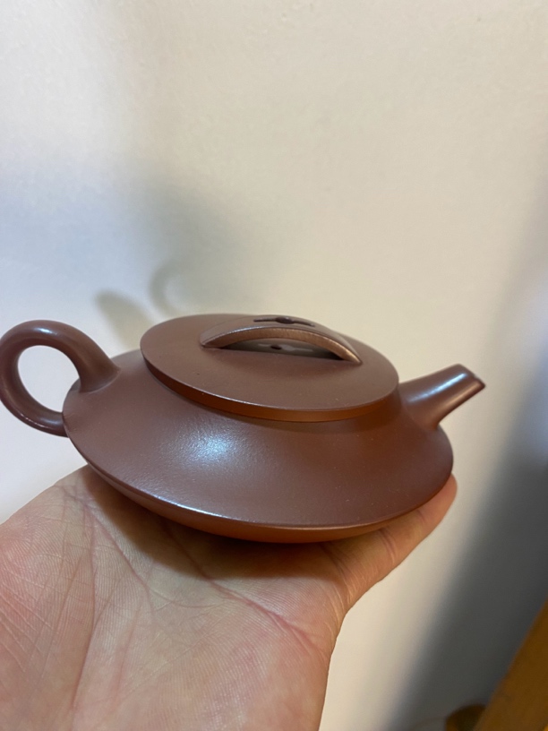 宜兴紫砂飞碟壶 