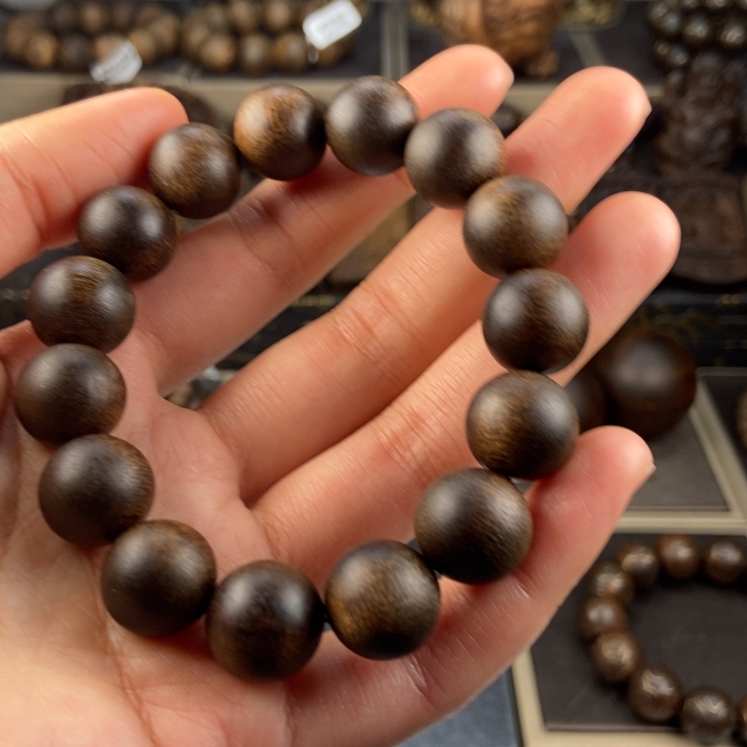 沉香手串石*越南芽庄白棋楠