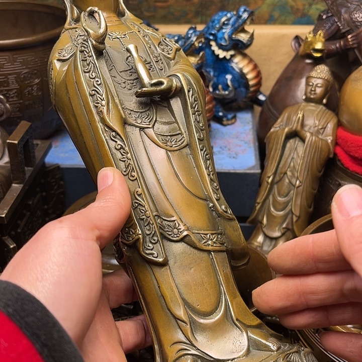 精美铜器批发档口