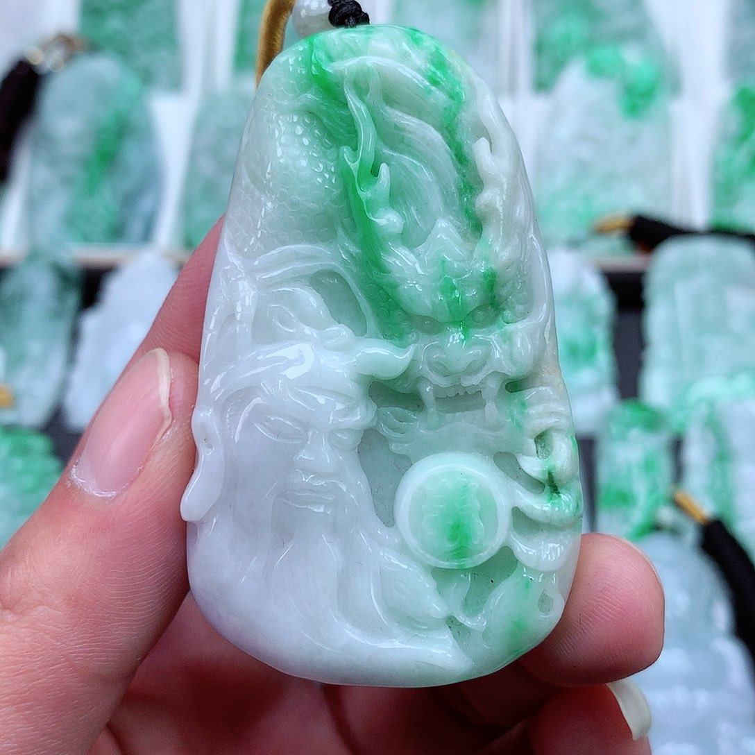 翡翠颈饰未镶嵌翡翠吊坠