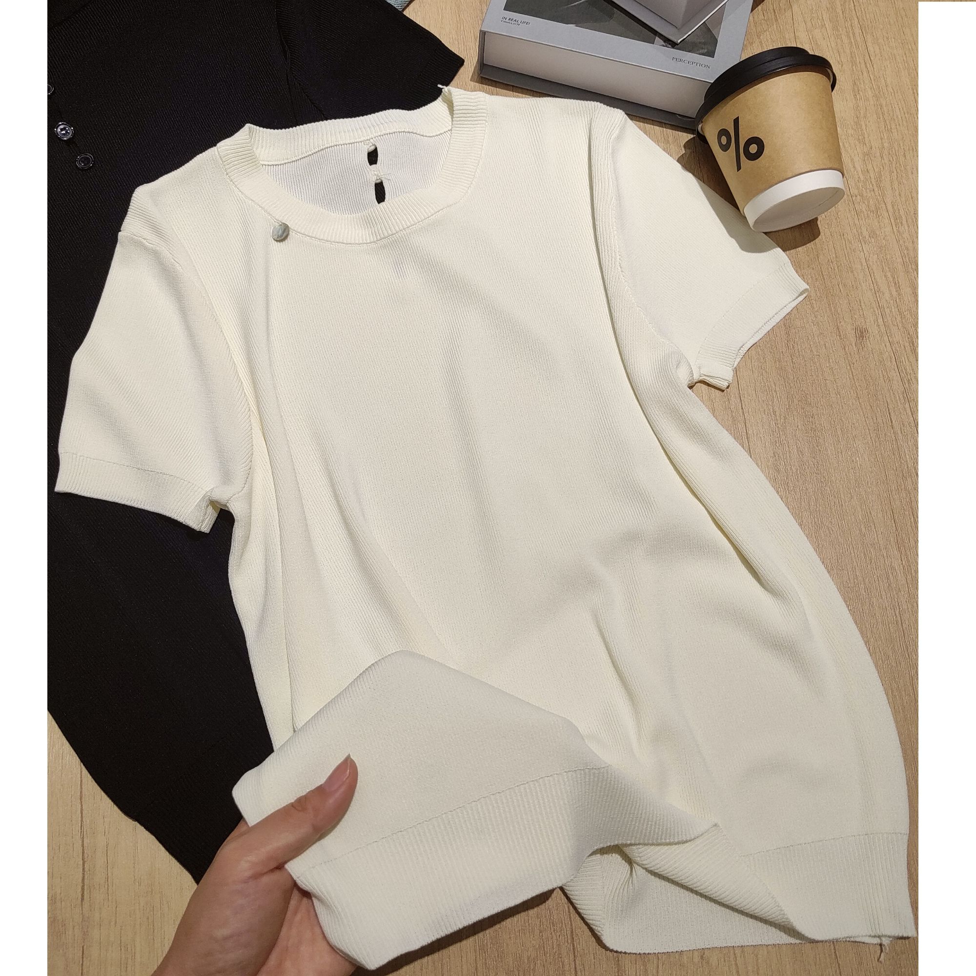 小清瓜女装严选爆款短袖舒适透气夏季气质显瘦小众针织衫DX6025