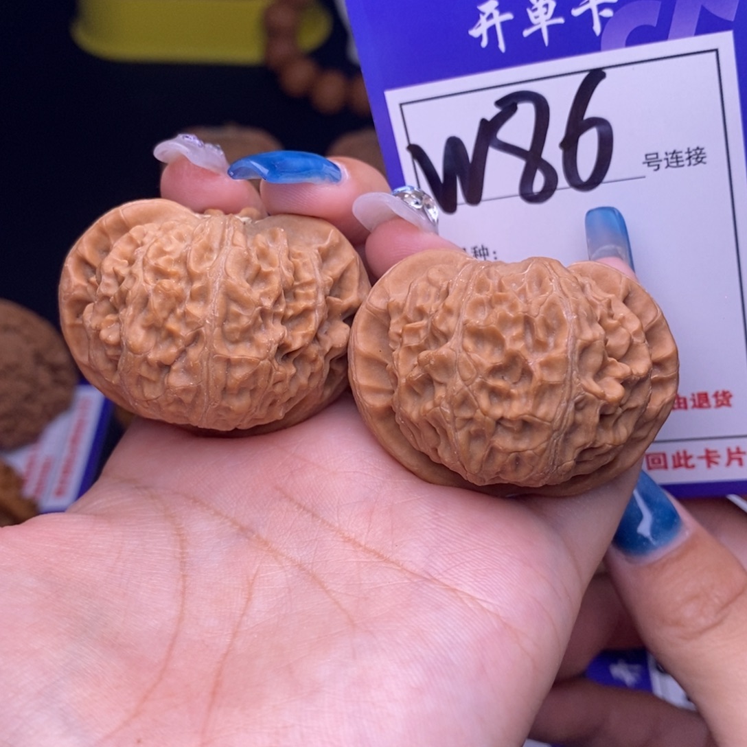 文玩核桃吊坠W86链接 全品宫灯42尺