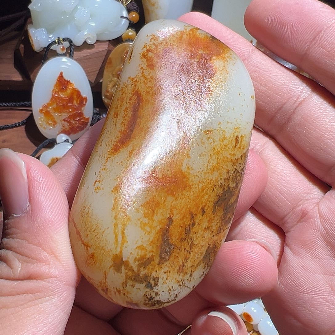 上***正和田玉未镶嵌颈饰