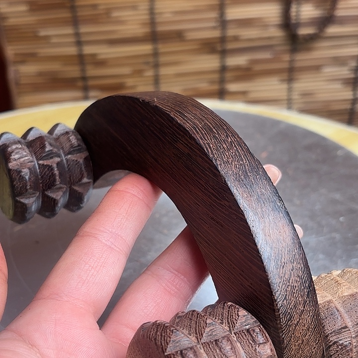 一****大叶紫檀（黑酸枝木类）